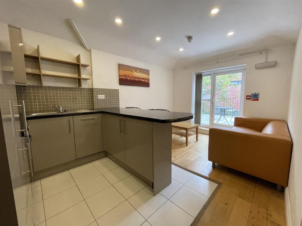 1 bed Apartment for rent in Cardiff. From JNR properties - Cardiff