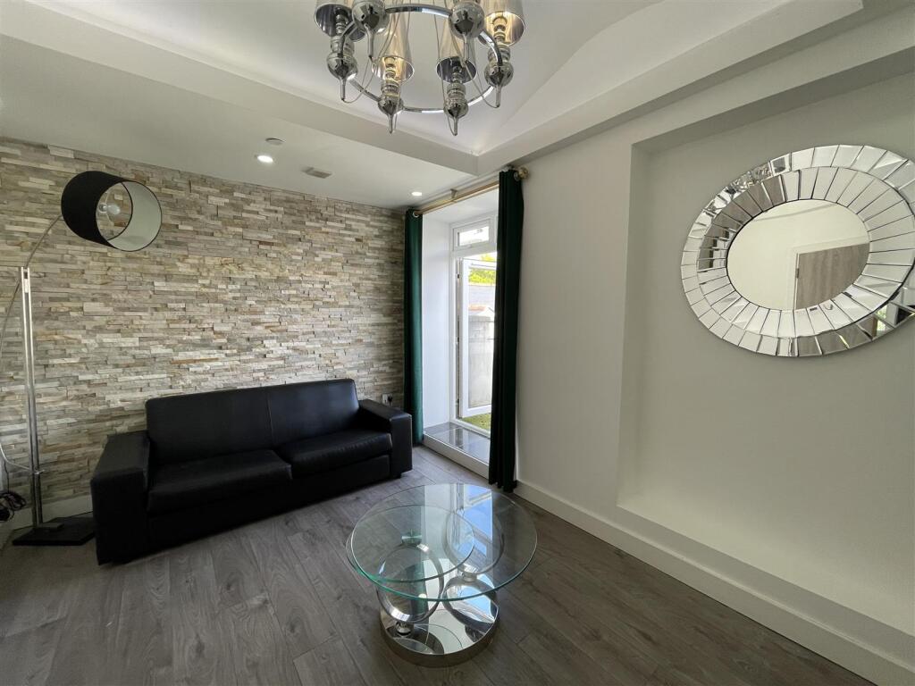 1 bed Apartment for rent in Cardiff. From JNR properties - Cardiff