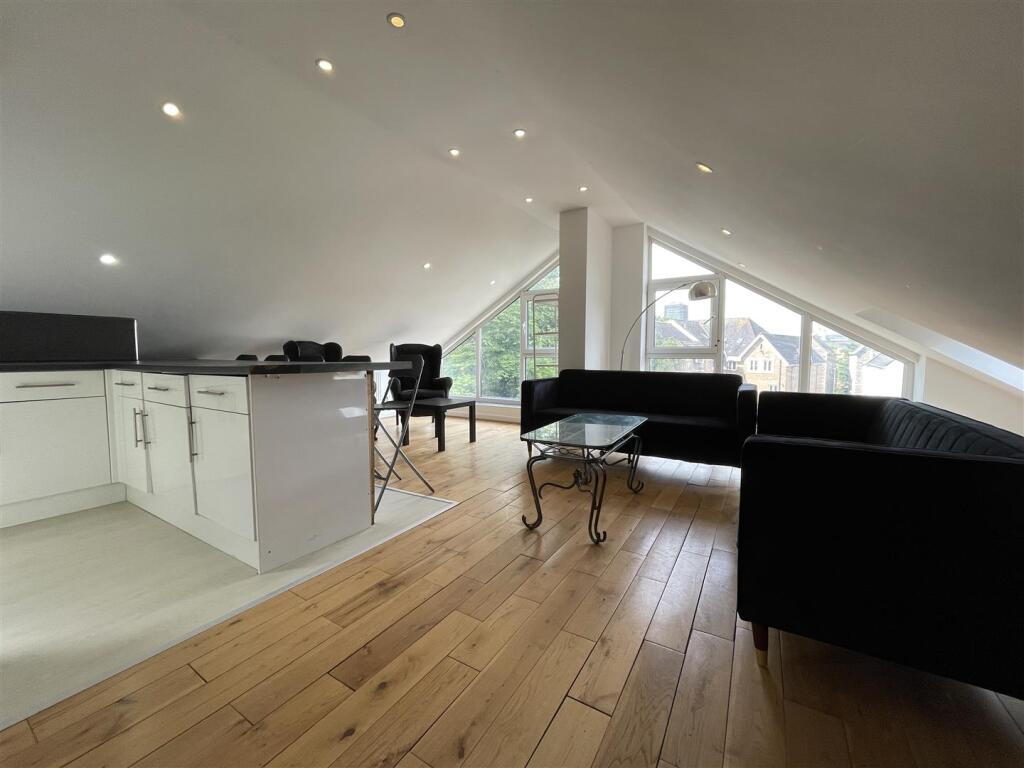 5 bed Apartment for rent in Cardiff. From JNR properties - Cardiff 5 bed Apartment for rent in Cardiff. From JNR properties - Cardiff