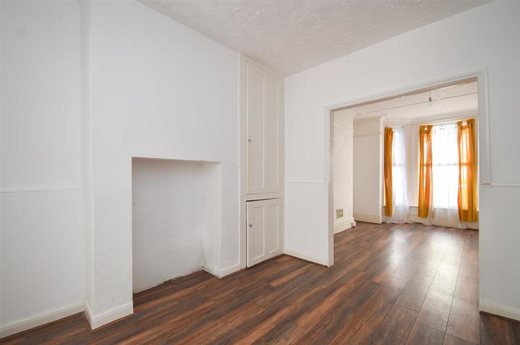 4 bed End of Terrace for rent in Hastings. From John Bray - Hastings