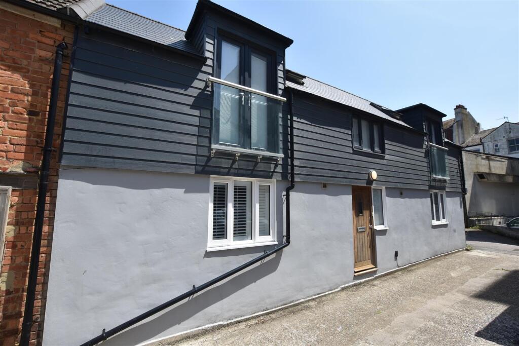 2 bed Detached for rent in Lunsford's Cross. From John Bray - Hastings