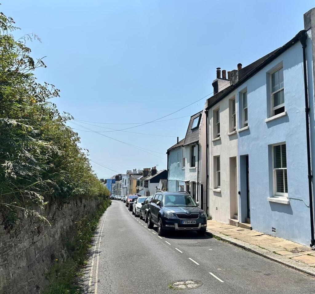 2 bed Mid Terraced House for rent in Hastings. From John Bray - Hastings 2 bed Mid Terraced House for rent in Hastings. From John Bray - Hastings