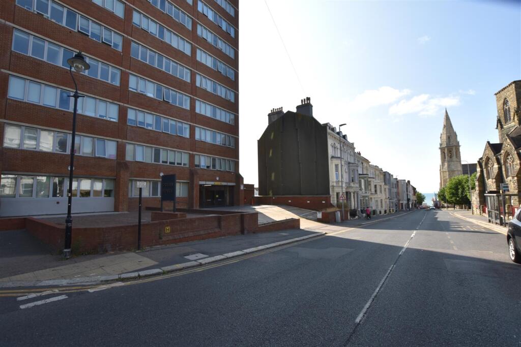 2 bed Apartment for rent in Westfield. From John Bray - Hastings 2 bed Apartment for rent in Westfield. From John Bray - Hastings