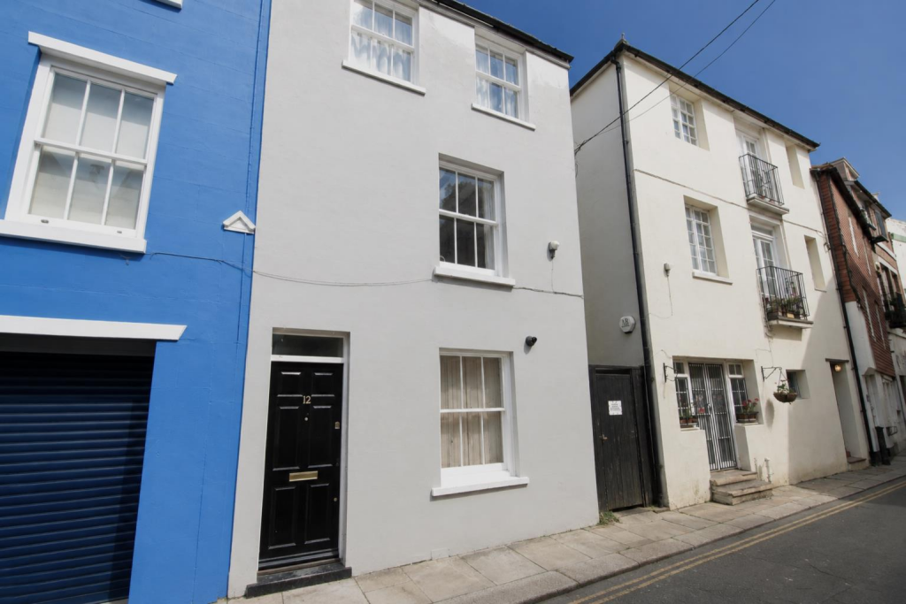 2 bed Detached for rent in Hastings. From John Bray - Hastings