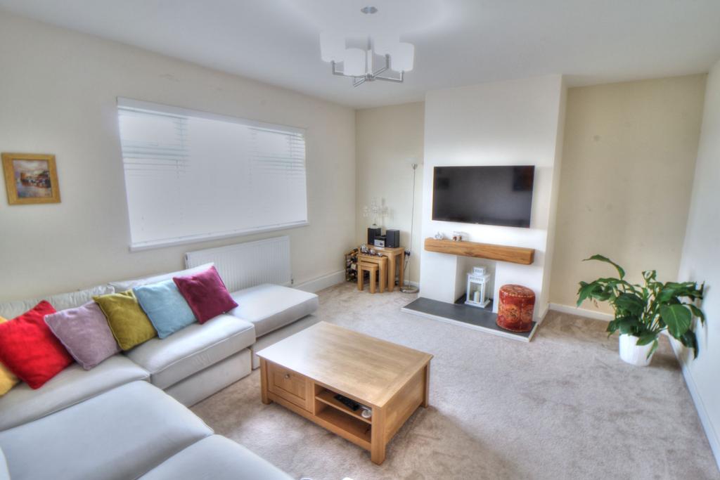2 bed Apartment for rent in Chigwell. From Relocation Homes