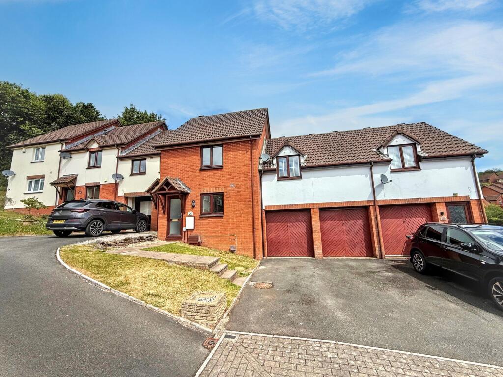 3 bed Mid Terraced House for rent in Torquay. From John Lake Estate Agents - Torquay 3 bed Mid Terraced House for rent in Torquay. From John Lake Estate Agents - Torquay