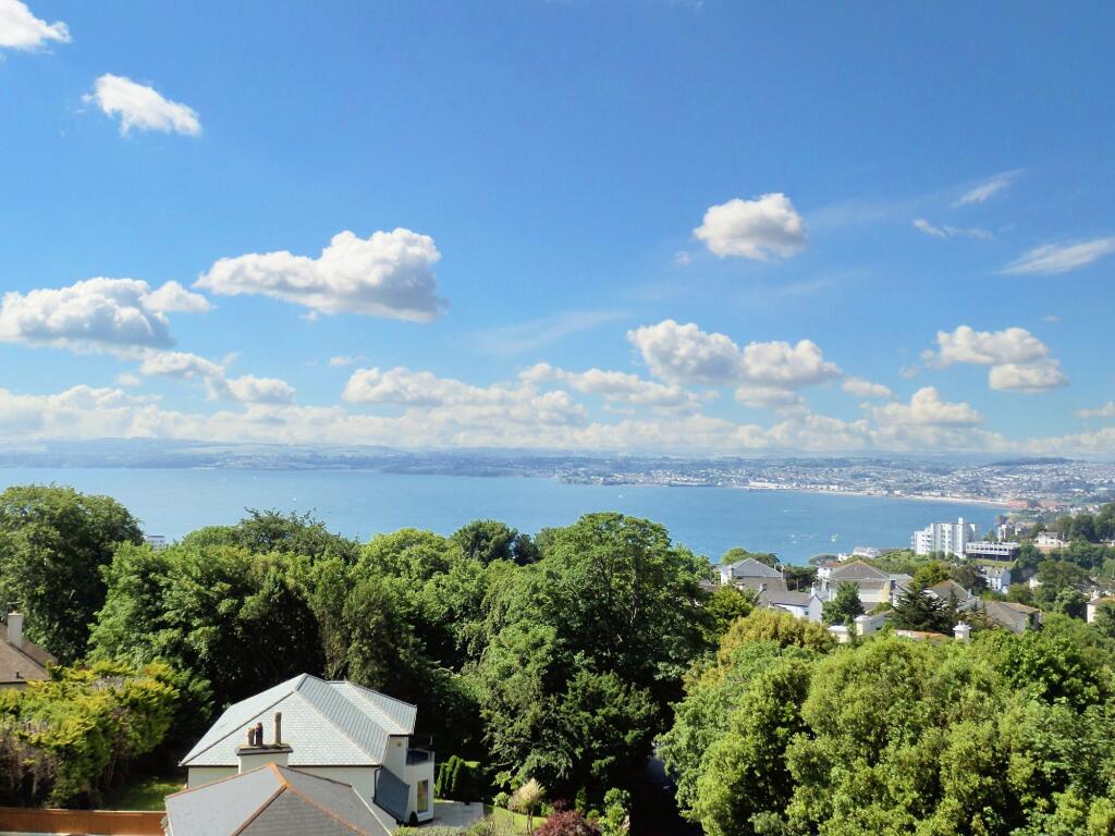 3 bed Apartment for rent in Torquay. From John Lake Estate Agents - Torquay