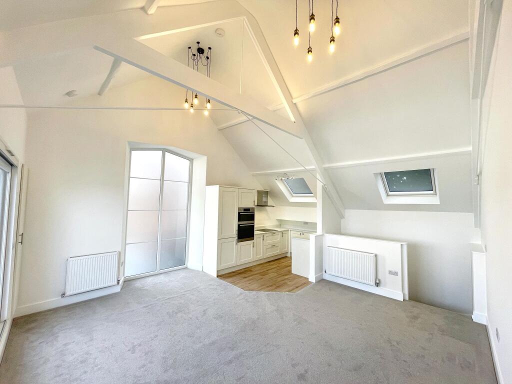 4 bed Semi Detached for rent in Torquay. From John Lake Estate Agents - Torquay 4 bed Semi Detached for rent in Torquay. From John Lake Estate Agents - Torquay