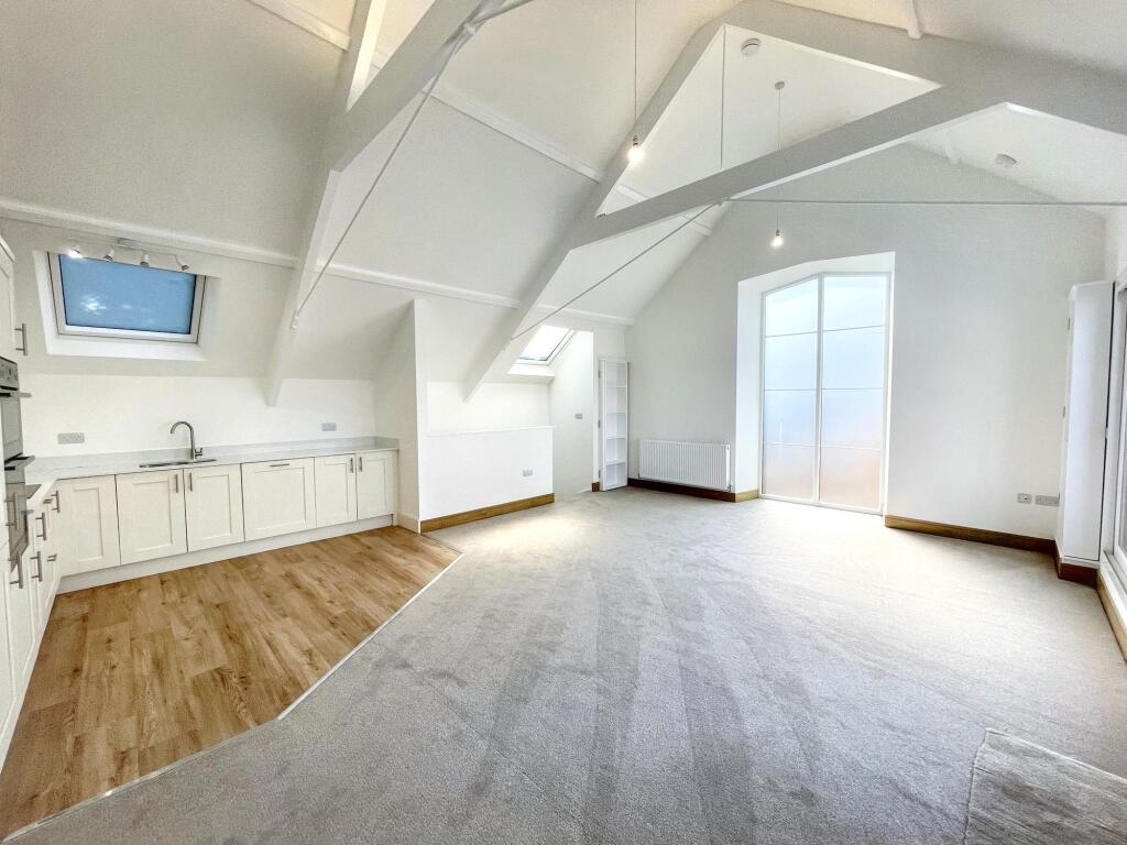 4 bed Semi Detached for rent in Torquay. From John Lake Estate Agents - Torquay 4 bed Semi Detached for rent in Torquay. From John Lake Estate Agents - Torquay