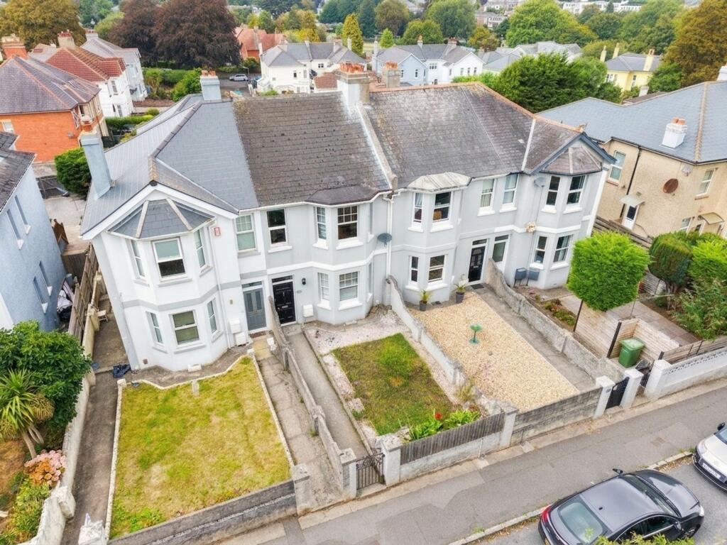 4 bed Mid Terraced House for rent in Torquay. From John Lake Estate Agents - Torquay
