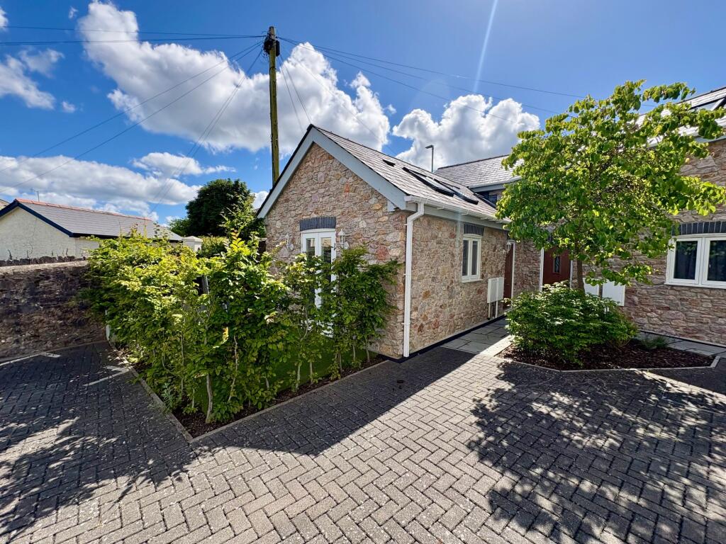 1 bed House (unspecified) for rent in Torquay. From John Lake Estate Agents - Torquay