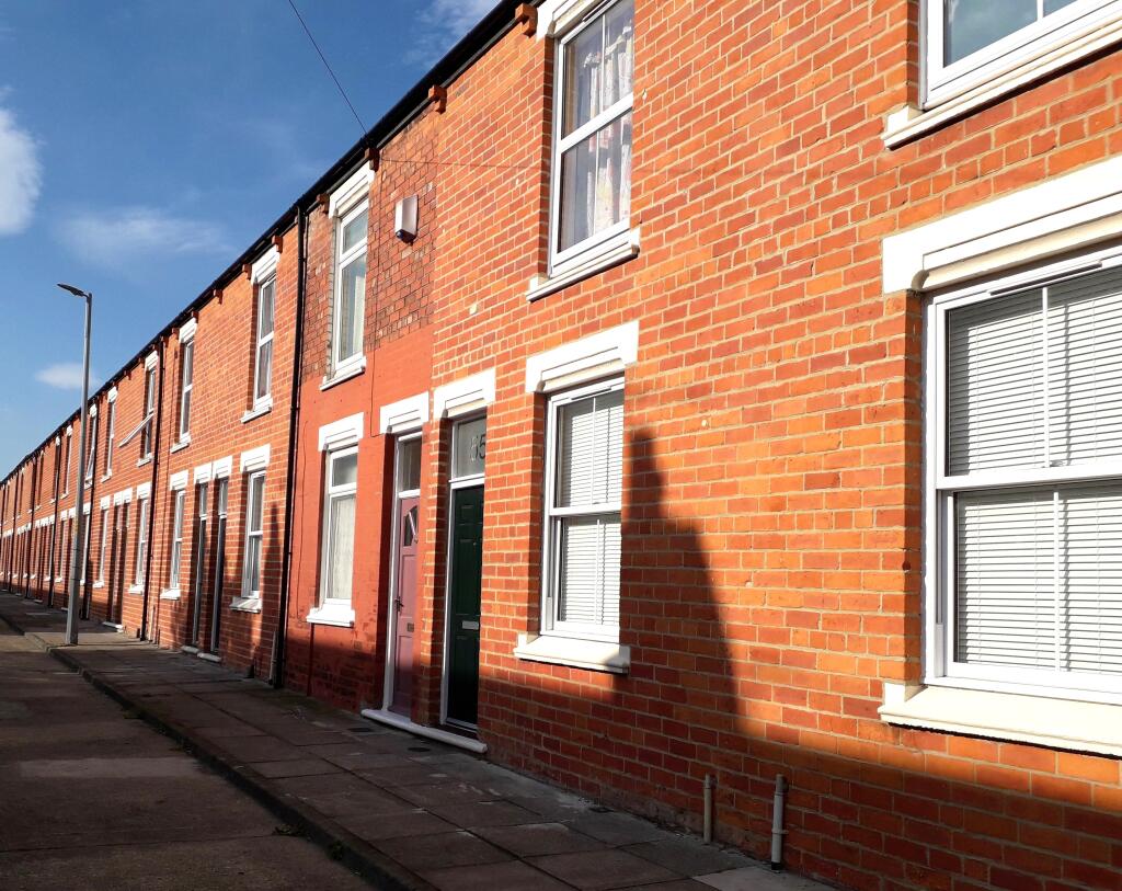 2 bed Mid Terraced House for rent in Middlesbrough. From John Monk & Co - Stockton-On-Tees