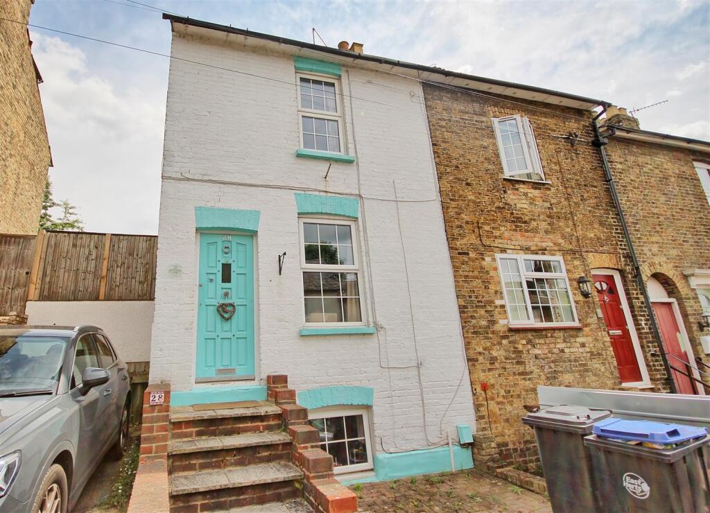 3 bed End of Terrace for rent in Ware. From Jonathan Hunt Estate Agency - Ware
