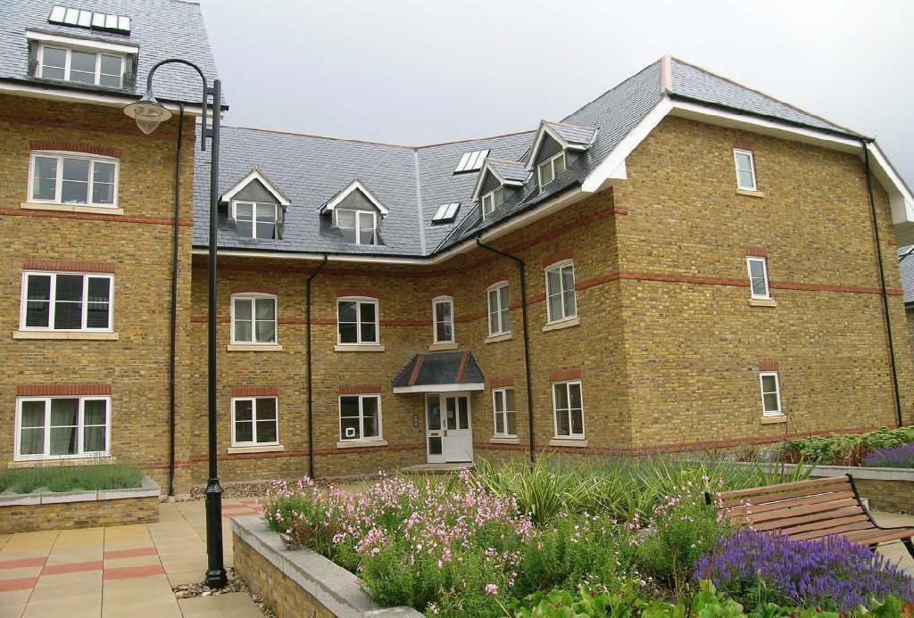 2 bed Apartment for rent in Ware. From Jonathan Hunt Estate Agency - Ware