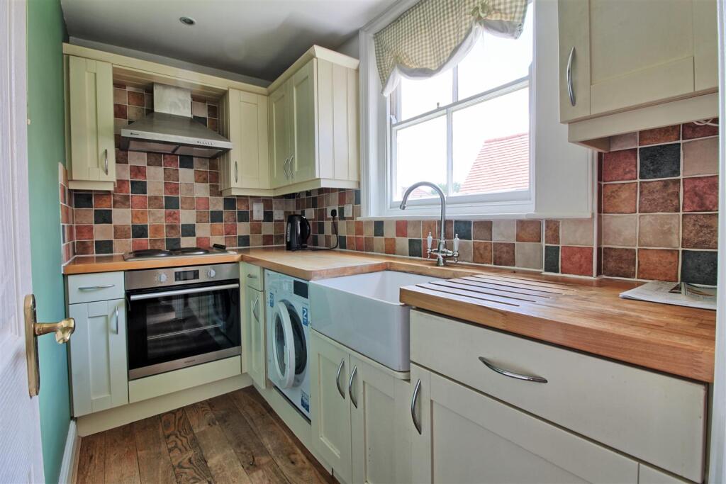 2 bed Apartment for rent in Buntingford. From Jonathan Hunt Estate Agency - Ware 2 bed Apartment for rent in Buntingford. From Jonathan Hunt Estate Agency - Ware