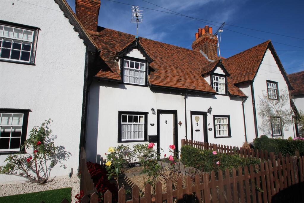 2 bed Mid Terraced House for rent in Hunsdon. From Jonathan Hunt Estate Agency - Ware
