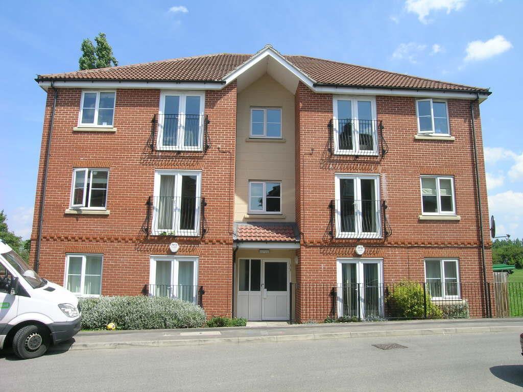 2 bed Apartment for rent in Ware. From Jonathan Hunt Estate Agency - Ware 2 bed Apartment for rent in Ware. From Jonathan Hunt Estate Agency - Ware