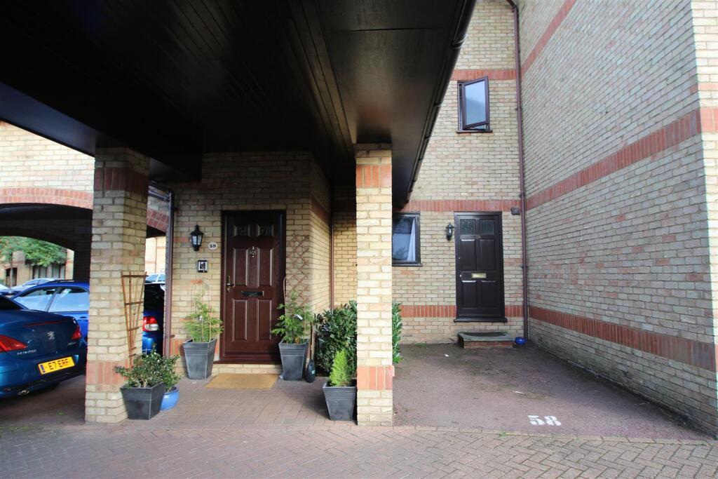 1 bed Apartment for rent in Ware. From Jonathan Hunt Estate Agency - Ware