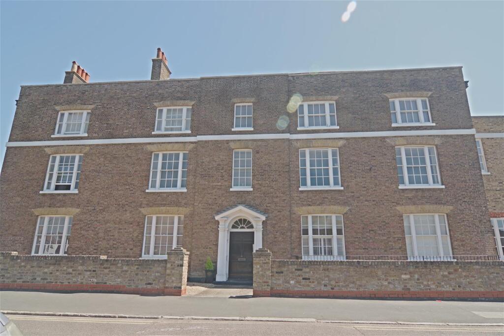 1 bed Apartment for rent in Hoddesdon. From Jonathan Hunt Estate Agency - Ware 1 bed Apartment for rent in Hoddesdon. From Jonathan Hunt Estate Agency - Ware