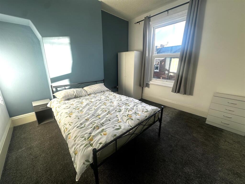 1 bed House Share for rent in Fulwood. From Jones Cameron Estate Agents - Preston