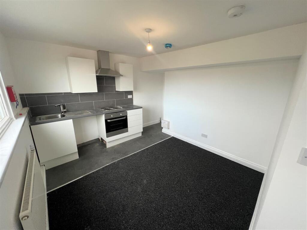1 bed Apartment for rent in Fulwood. From Jones Cameron Estate Agents - Preston