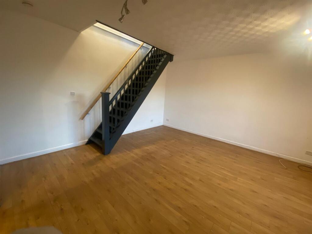 1 bed Mid Terraced House for rent in Preston. From Jones Cameron Estate Agents - Preston 1 bed Mid Terraced House for rent in Preston. From Jones Cameron Estate Agents - Preston