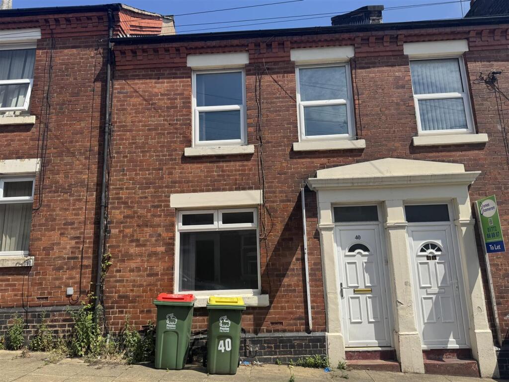 3 bed Mid Terraced House for rent in Preston. From Jones Cameron Estate Agents - Preston 3 bed Mid Terraced House for rent in Preston. From Jones Cameron Estate Agents - Preston