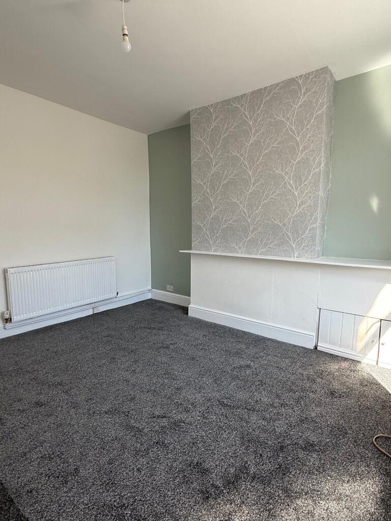 2 bed Mid Terraced House for rent in Burnley. From JonSimon Estate Agents - Burnley