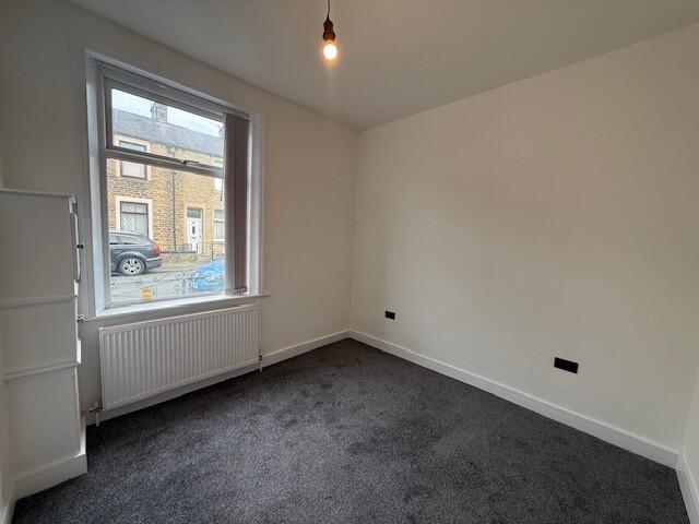 3 bed Mid Terraced House for rent in Burnley. From JonSimon Estate Agents - Burnley