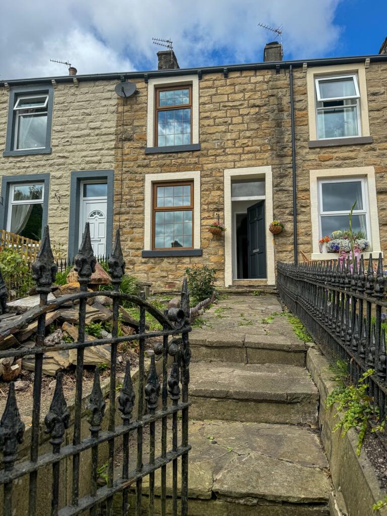 2 bed Mid Terraced House for rent in Simonstone. From JonSimon Estate Agents - Burnley