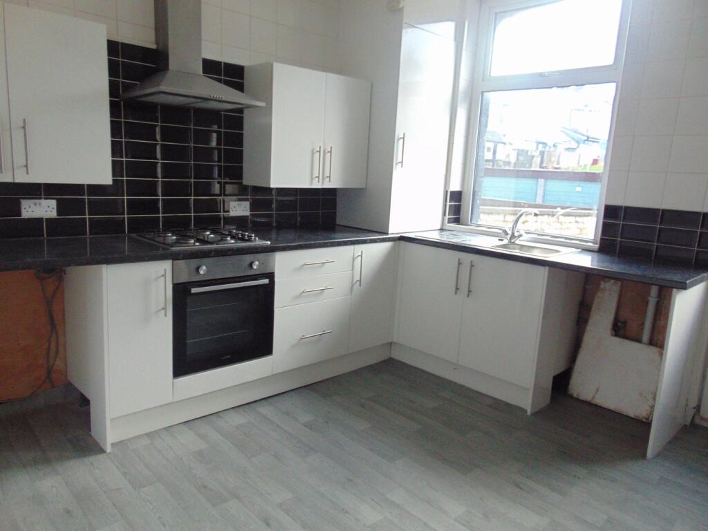 2 bed Mid Terraced House for rent in Burnley. From JonSimon Estate Agents - Burnley