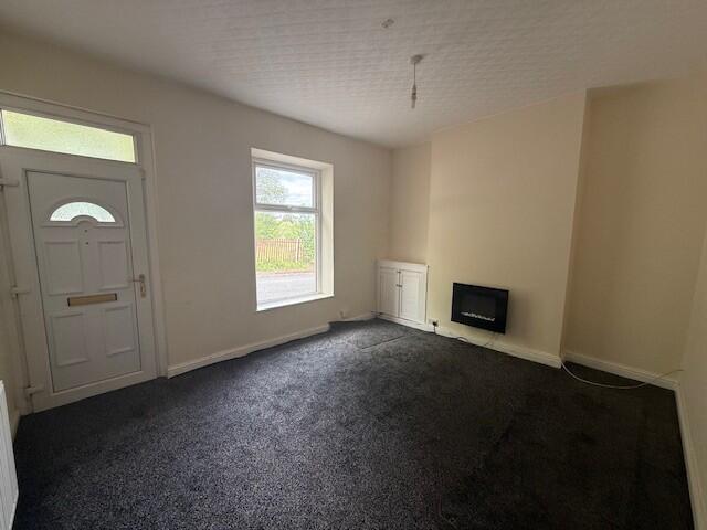 3 bed Mid Terraced House for rent in Burnley. From JonSimon Estate Agents - Burnley
