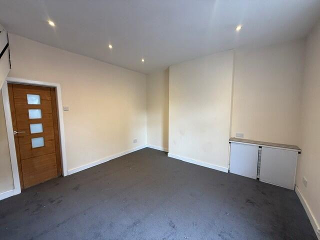 4 bed Not Specified for rent in Burnley. From JonSimon Estate Agents - Burnley 4 bed Not Specified for rent in Burnley. From JonSimon Estate Agents - Burnley