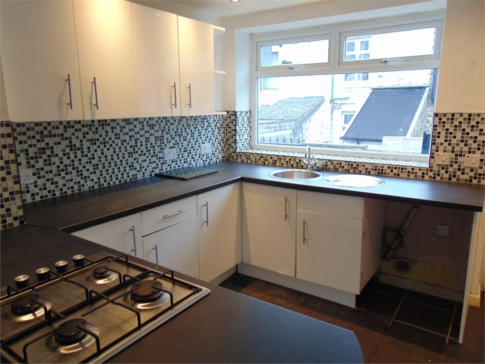 2 bed Mid Terraced House for rent in Burnley. From JonSimon Estate Agents - Burnley