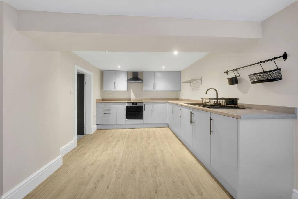 3 bed Mid Terraced House for rent in Burnley. From JonSimon Estate Agents - Burnley 3 bed Mid Terraced House for rent in Burnley. From JonSimon Estate Agents - Burnley