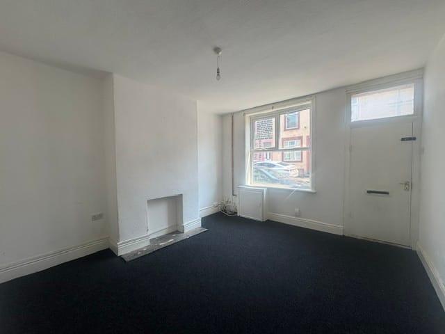 2 bed Mid Terraced House for rent in Worsthorne. From JonSimon Estate Agents - Burnley