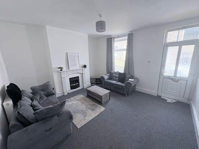 2 bed Mid Terraced House for rent in Bacup. From JonSimon Estate Agents - Burnley 2 bed Mid Terraced House for rent in Bacup. From JonSimon Estate Agents - Burnley