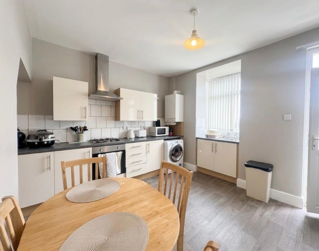 2 bed Mid Terraced House for rent in Burnley. From JonSimon Estate Agents - Burnley