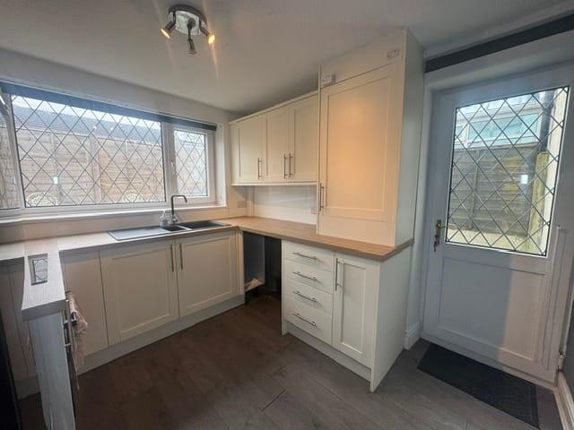 2 bed Cottage for rent in Burnley. From JonSimon Estate Agents - Burnley