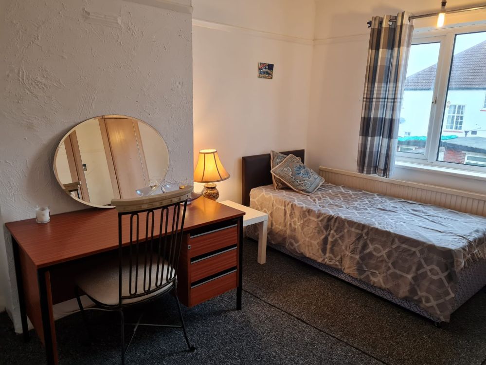 1 bed Room for rent in London. From Parkside Estate Agent
