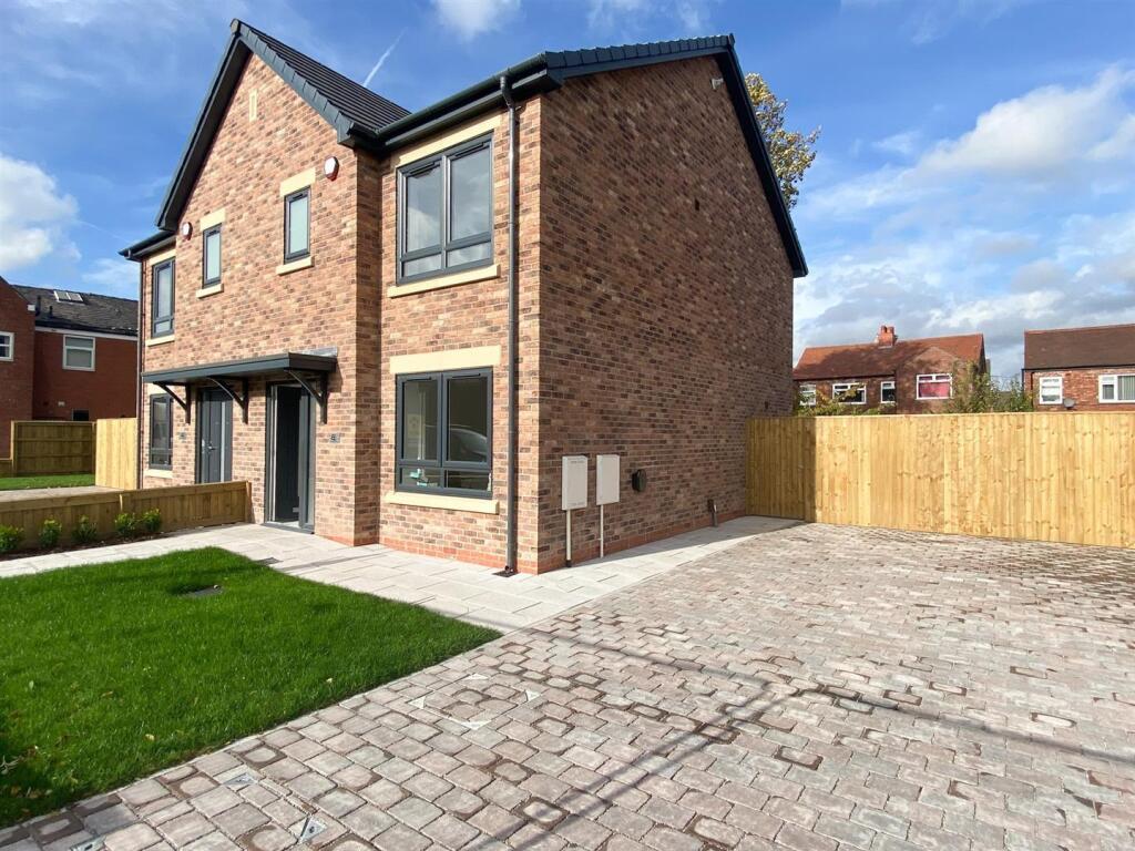 3 bed Semi Detached for rent in Stockport. From Joules Estate Agency - Heaton Mersey 3 bed Semi Detached for rent in Stockport. From Joules Estate Agency - Heaton Mersey
