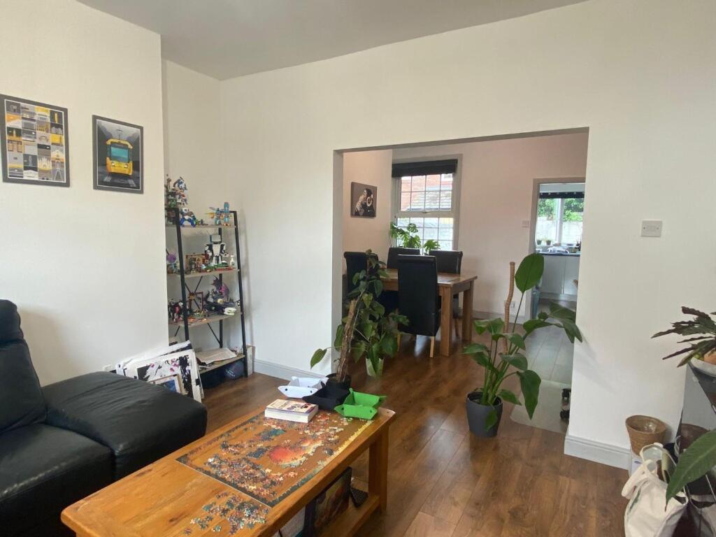 2 bed Mid Terraced House for rent in Stockport. From Joules Estate Agency - Heaton Mersey