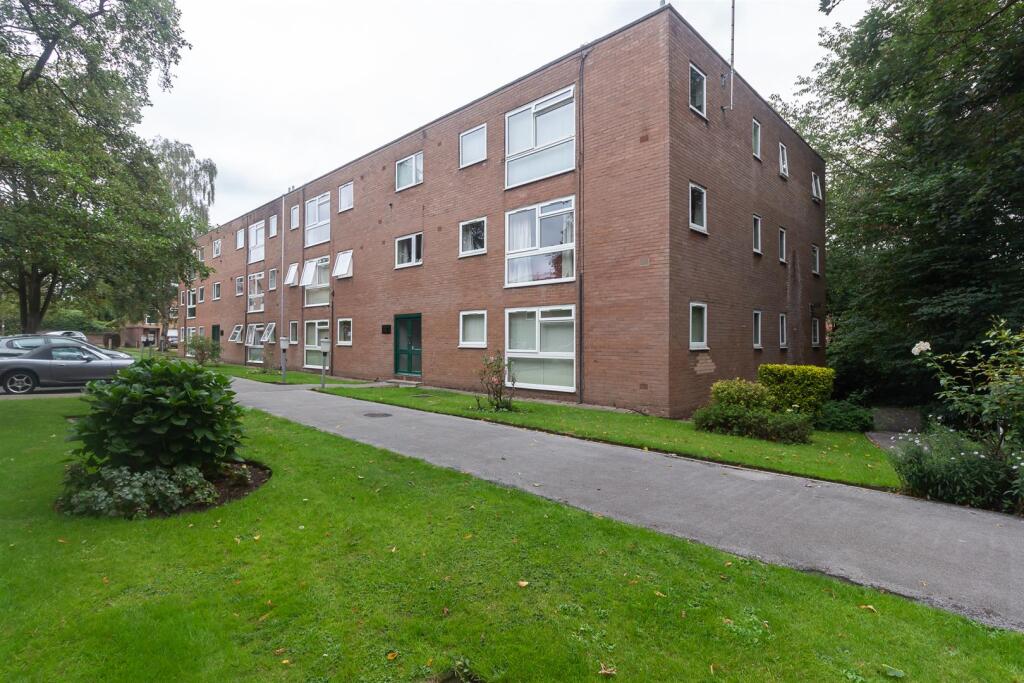 1 bed 1st Floor Flat for rent in Stockport. From Joules Estate Agency - Heaton Mersey