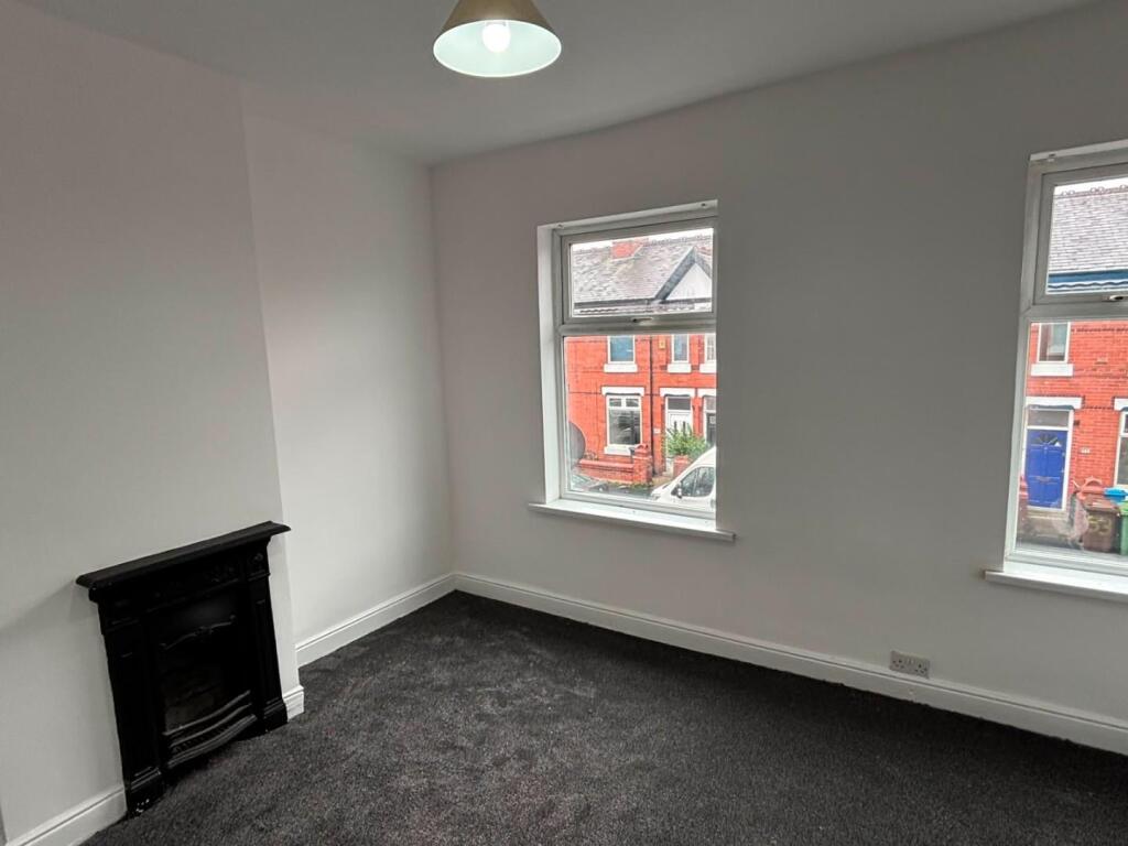 2 bed Mid Terraced House for rent in Manchester. From Joules Estate Agency - Heaton Mersey