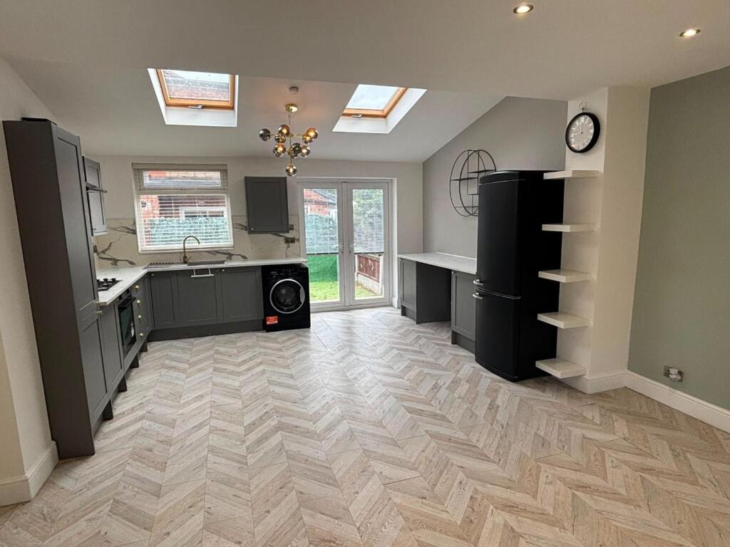 3 bed Semi Detached for rent in Gatley. From Joules Estate Agency - Heaton Mersey