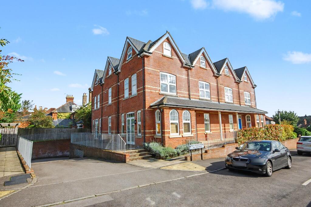 1 bed 1st Floor Flat for rent in Farnham. From Keats Fearn - Farnham