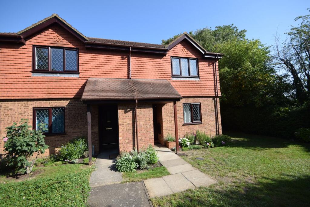 2 bed Apartment for rent in Farnham. From Keats Fearn - Farnham