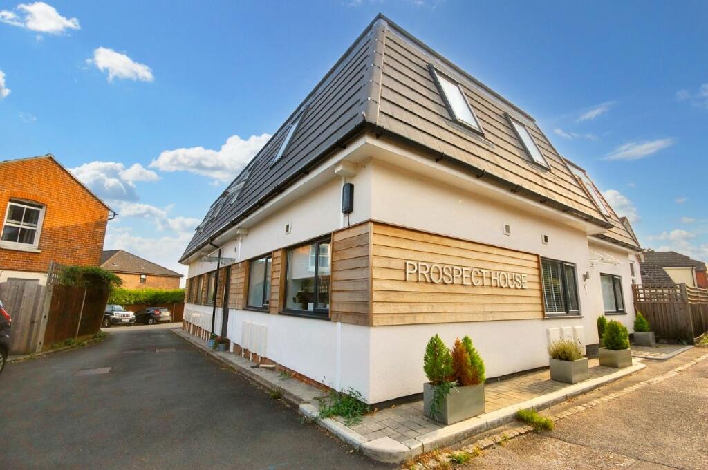 1 bed 1st Floor Flat for rent in Upper Hale. From Keats Fearn - Farnham