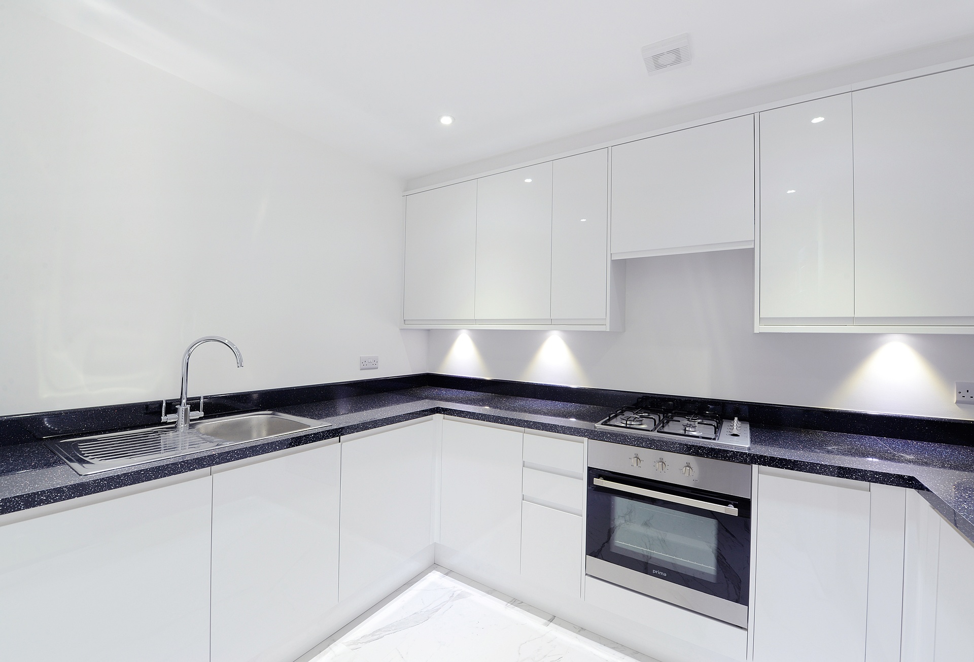 3 bed Apartment for rent in Kensington. From Nest Seekers International