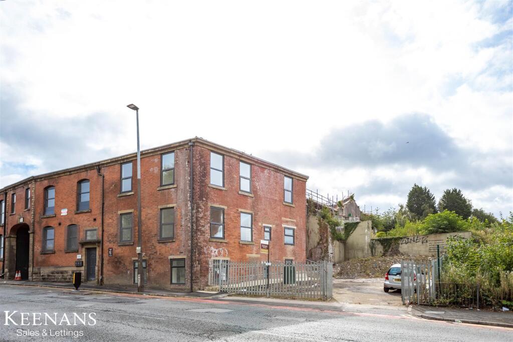 2 bed 1st Floor Flat for rent in Blackburn. From Keenans Estate Agents - Burnley